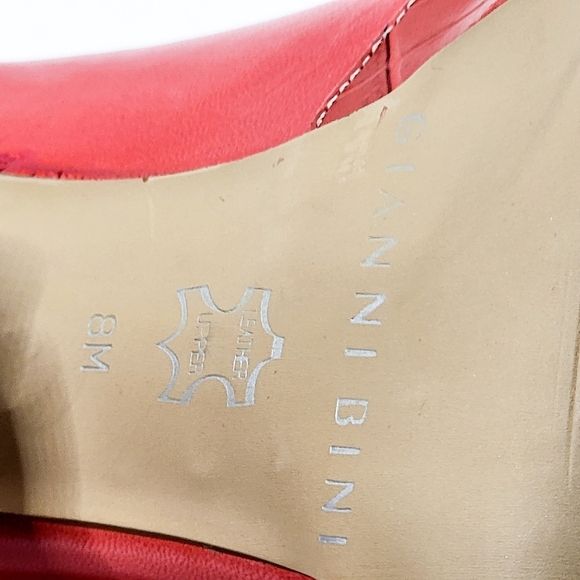 Vintage Gianni Bini Muted-Red Leather Peep Toe Heels w/ Croc Detailing - Picture 9 of 9